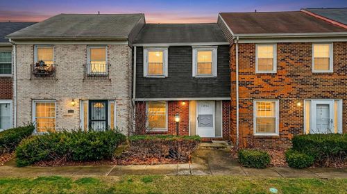 1056 Hardesty Pl W, Columbus, OH, 43204-2852 | Card Image