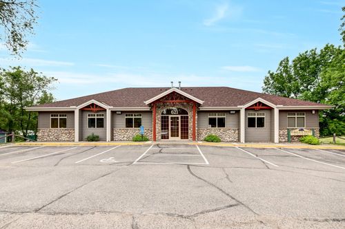 621 N Benton Dr, Sauk Rapids, MN, 56379-1512 | Card Image