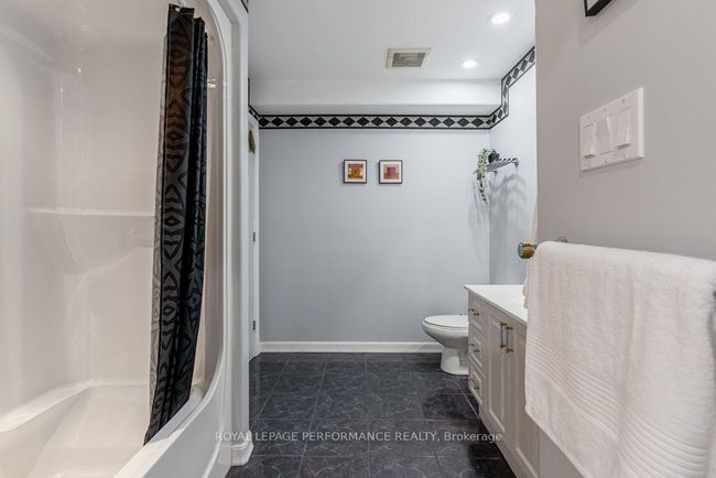 1657 Whiteside Way, House other with 3 bedrooms, 2 bathrooms and 8 parking in Metcalfe ON | Image 27