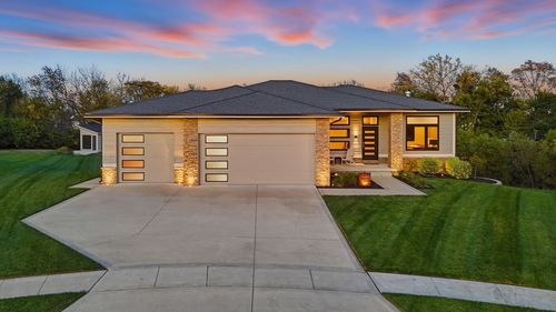 1053 Aaron Ct, Adel, IA, 50003-0027 | Card Image