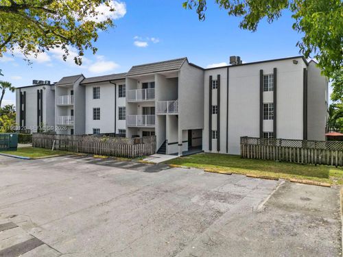 apt-303-5020 Nw 79th Ave, Doral, FL, 33166-4735 | Card Image