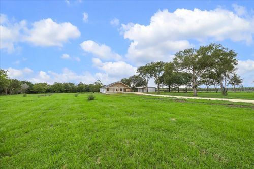 1935 Willow Rd, Wallis, TX, 77485-1300 | Card Image