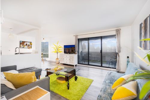 408-340 Ginger Dr, New Westminster, BC, V3L5L7 | Card Image