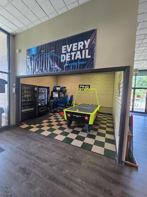 239 Us Highway 206, Flanders, NJ, 07836-9115 | Card Image