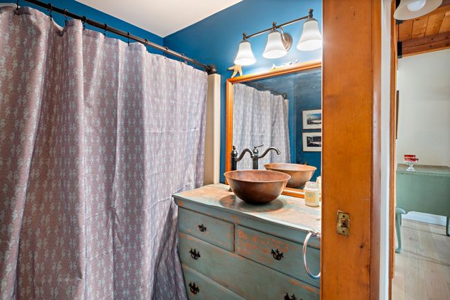 99 Old Purchase Rd, House other with 4 bedrooms, 3 bathrooms and null parking in Edgartown MA | Image 17