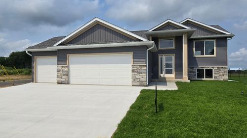 1801 12th Ave Ne, Austin, MN, 55912-3240 | Card Image