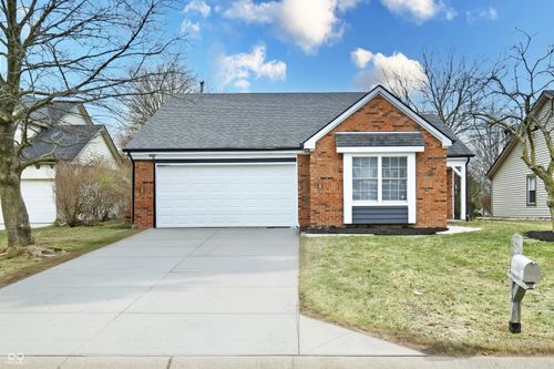 8547 Rock Hollow Cir, Indianapolis, IN, 46256-4300 | Card Image
