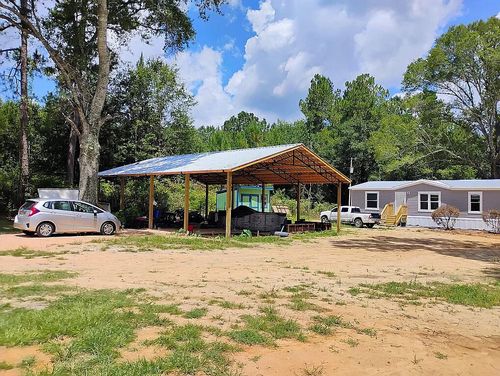 650 Satellite Rd, Graceville, FL, 32440-4658 | Card Image