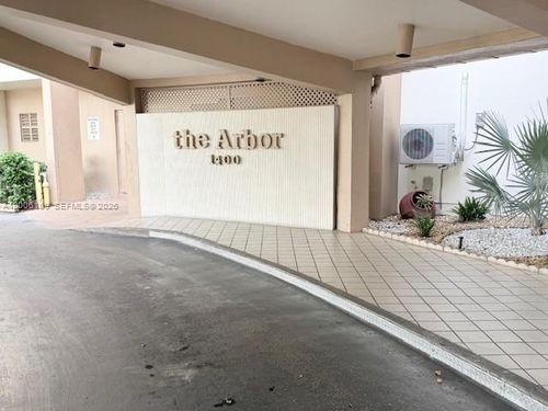 314-1400 Saint Charles Pl, Pembroke Pines, FL, 33026-3251 | Card Image