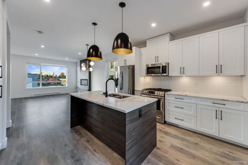 {{alt}} | Card Image