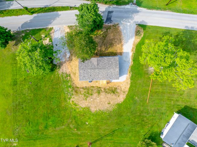 1826 Loop Rd, House other with 3 bedrooms, 2 bathrooms and null parking in La Follette TN | Image 36