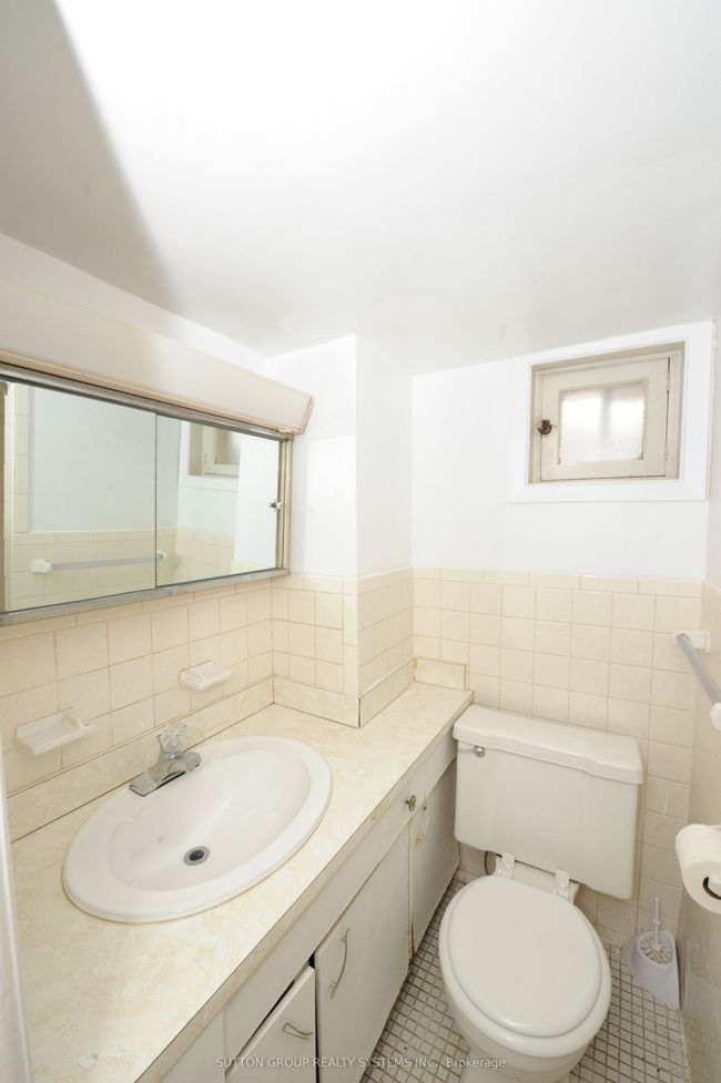 134 Kane Ave, House other with 3 bedrooms, 2 bathrooms and 4 parking in York ON | Image 8