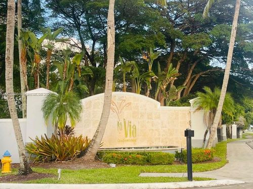 apt-305-9645 Nw 1st Ct, Pembroke Pines, FL, 33024-6277 | Card Image