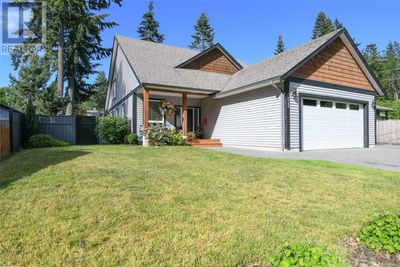 2704 Virginia Dr, House other with 3 bedrooms, 3 bathrooms and 6 parking in Courtenay BC | Image 2