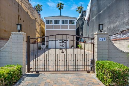923 E Balboa Blvd, Newport Beach, CA, 92661-1309 | Card Image