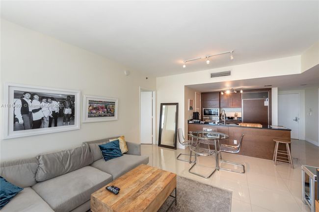 APT-4213 - 475 Brickell Ave, Condo with 2 bedrooms, 2 bathrooms and null parking in Miami FL | Image 5