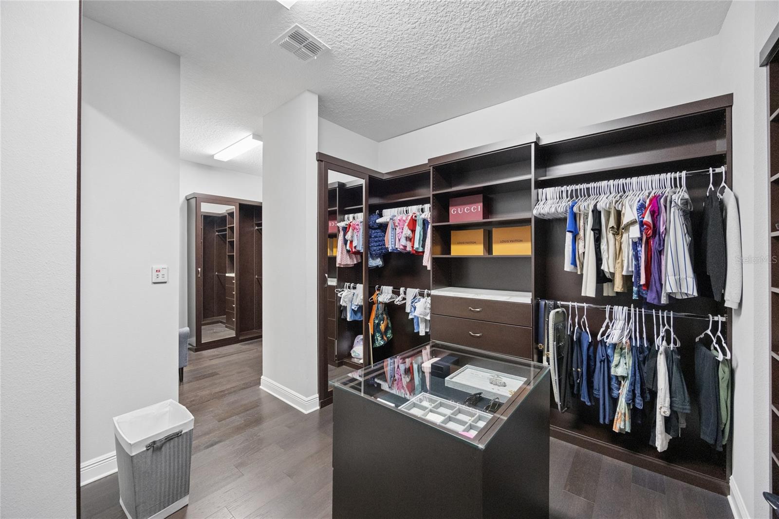 Residential in WINDERMERE 2