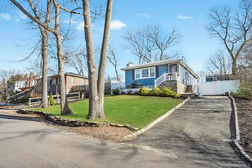 16 Jerome Rd, Sound Beach, NY, 11789-1947 | Card Image