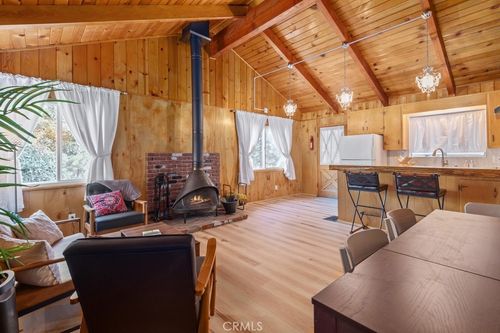 33387 Robin Dr, Green Valley Lake, CA, 92341 | Card Image