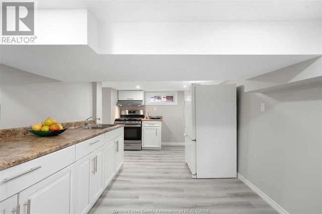 1061 Highland Ave, House other with 4 bedrooms, 3 bathrooms and null parking in Windsor ON | Image 35