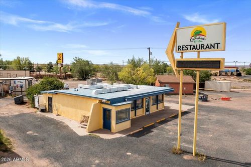 2102 Navajo Boulevard, Holbrook, AZ, 86025 | Card Image