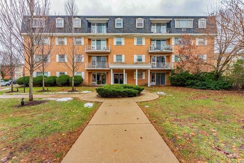apt-24-415 Wesley Ave, Oak Park, IL, 60302-3959 | Card Image