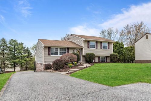 123 Summit Ridge Dr, Bridgeville, PA, 15017-1119 | Card Image