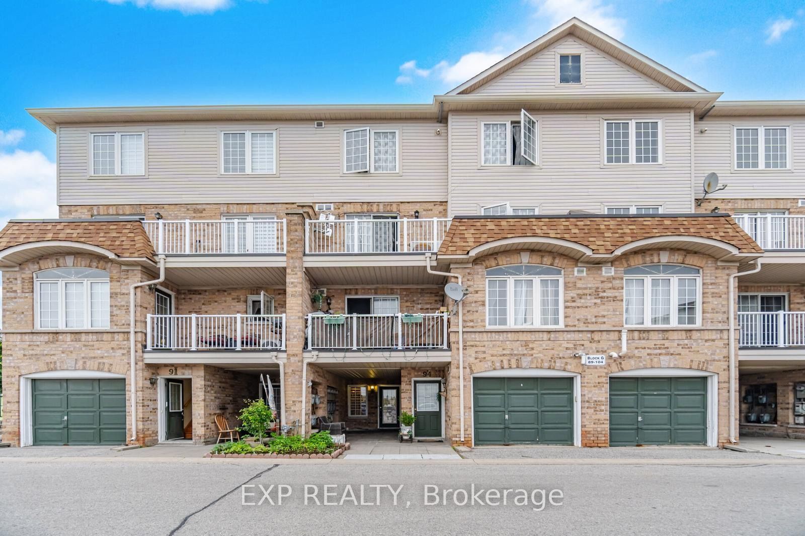 Residential Lease in Toronto E11