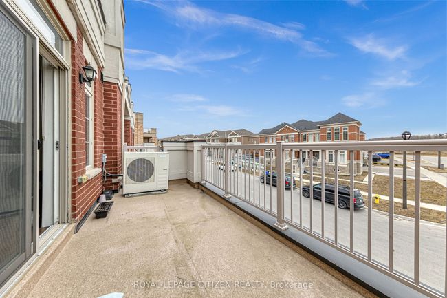 123 Luzon Ave, Home with 3 bedrooms, 3 bathrooms and 2 parking in Markham ON | Image 36