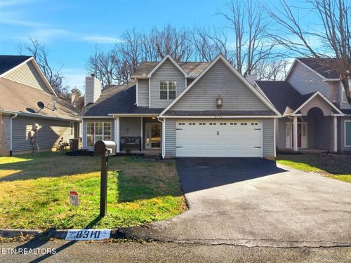 8310 Longcreek Ln, Knoxville, TN, 37923-6767 | Card Image