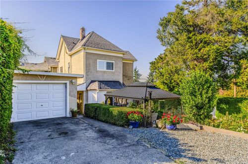 377 Milton St, Nanaimo, BC, V9R2K8 | Card Image
