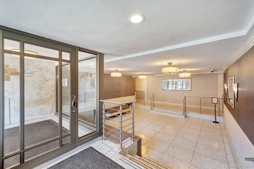 5b-139 85th Dr, Briarwood, NY, 11435 | Card Image