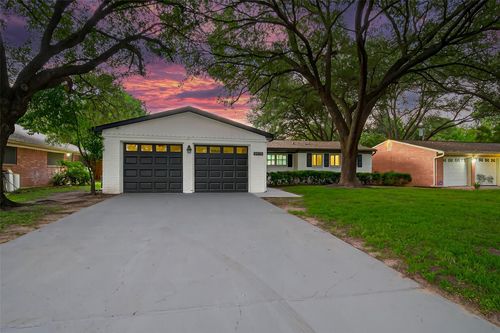 9618 Meadowbriar Ln, Houston, TX, 77063-3718 | Card Image