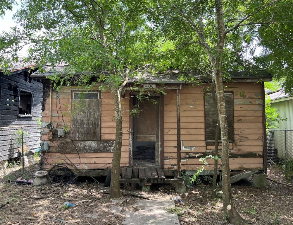 Nebraska St, Robstown, TX 78380