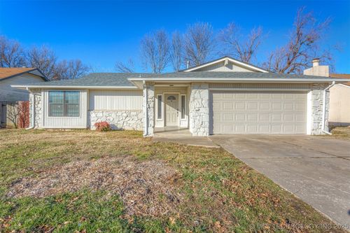 1812 N Eucalyptus Avenue, Broken Arrow, OK, 74012 | Card Image