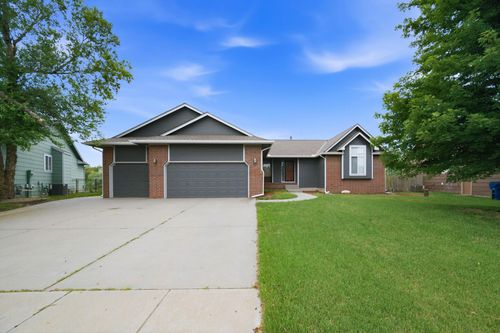 715 E Rolling View Dr, Park City, KS, 67147 | Card Image
