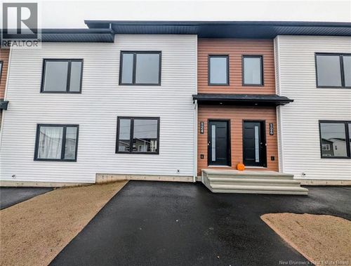 124 Rue Ernest, Dieppe, NB, E1A4T2 | Card Image