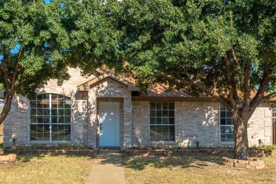 View of front of property with a front lawn | Image 2