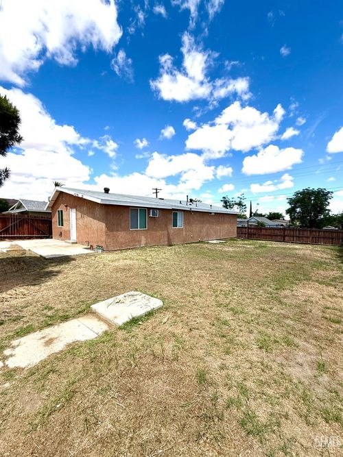 132 Wood St, Taft, CA, 93268-3921 | Card Image