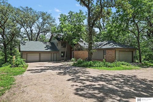 16611 S 57th Ave, Papillion, NE, 68133-2704 | Card Image