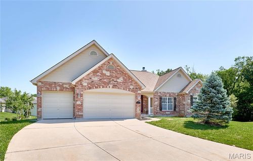 5 Tucker Manor Ct, Wentzville, MO, 63385-5327 | Card Image