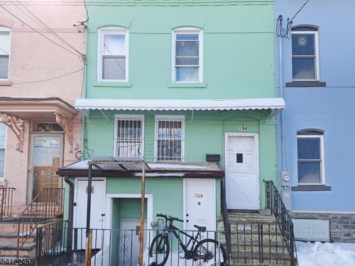 194 Astor St, Newark, NJ, 07114-2714 | Card Image