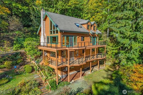 28806 Se 61st St, Issaquah, WA, 98027-8835 | Card Image
