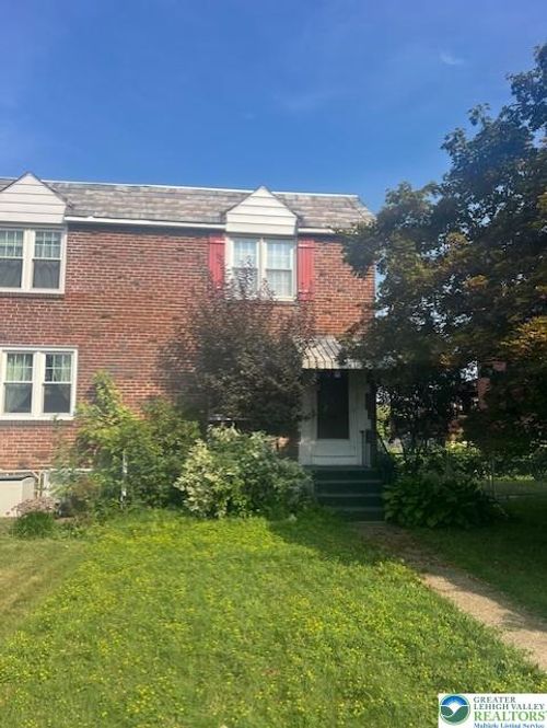 2102 Baker Dr, ALLENTOWN, PA, 18103-5704 | Card Image