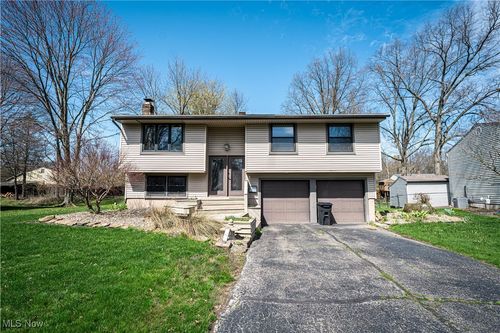 161 Bentwillow Dr, Niles, OH, 44446-2026 | Card Image