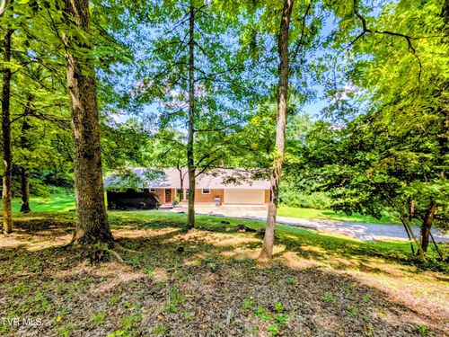 2364 Mountain Dr, Kingsport, TN, 37664-2814 | Card Image