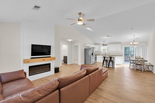 466 Pleasant Green Dr, Inman, SC, 29349-7531 | Card Image