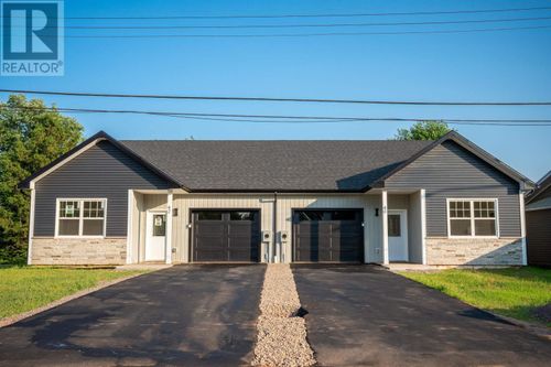 40 Mackay Dr, Charlottetown, PE, C1A | Card Image