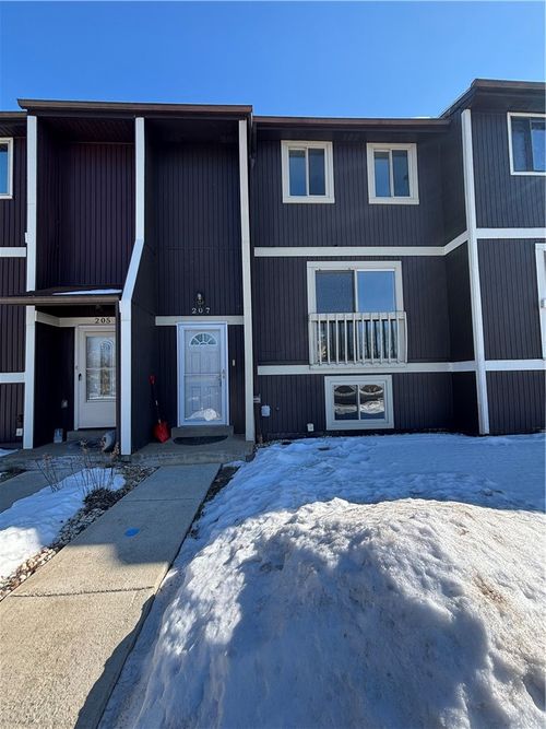 207 Parkwood Dr, Cranberry Twp, PA, 16066-6361 | Card Image