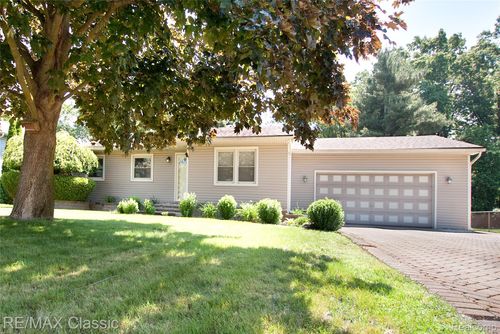 5280 Weston Ct, Commerce Twp, MI, 48382-2862 | Card Image